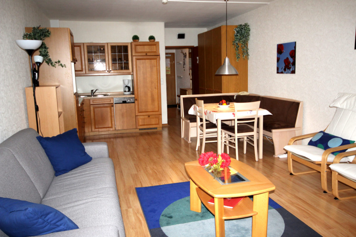232 Wohnzimmer - woonkamer (1)